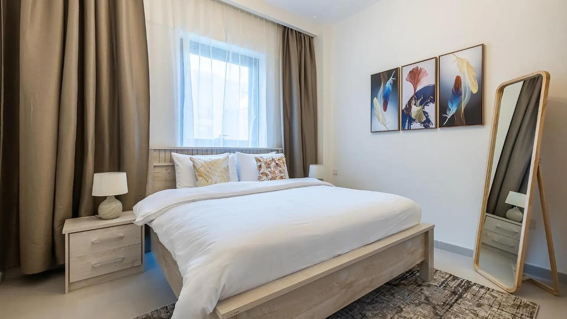 Exquisite 1Bdr Apartment In Creek With Pool View