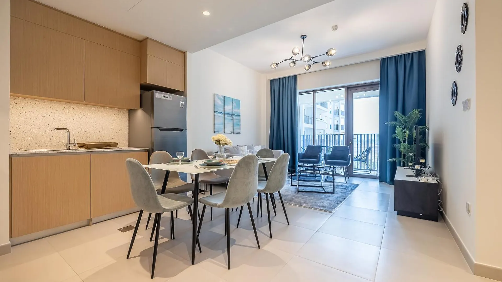 Exquisite 1Bdr Apartment In Creek With Pool View Dubai